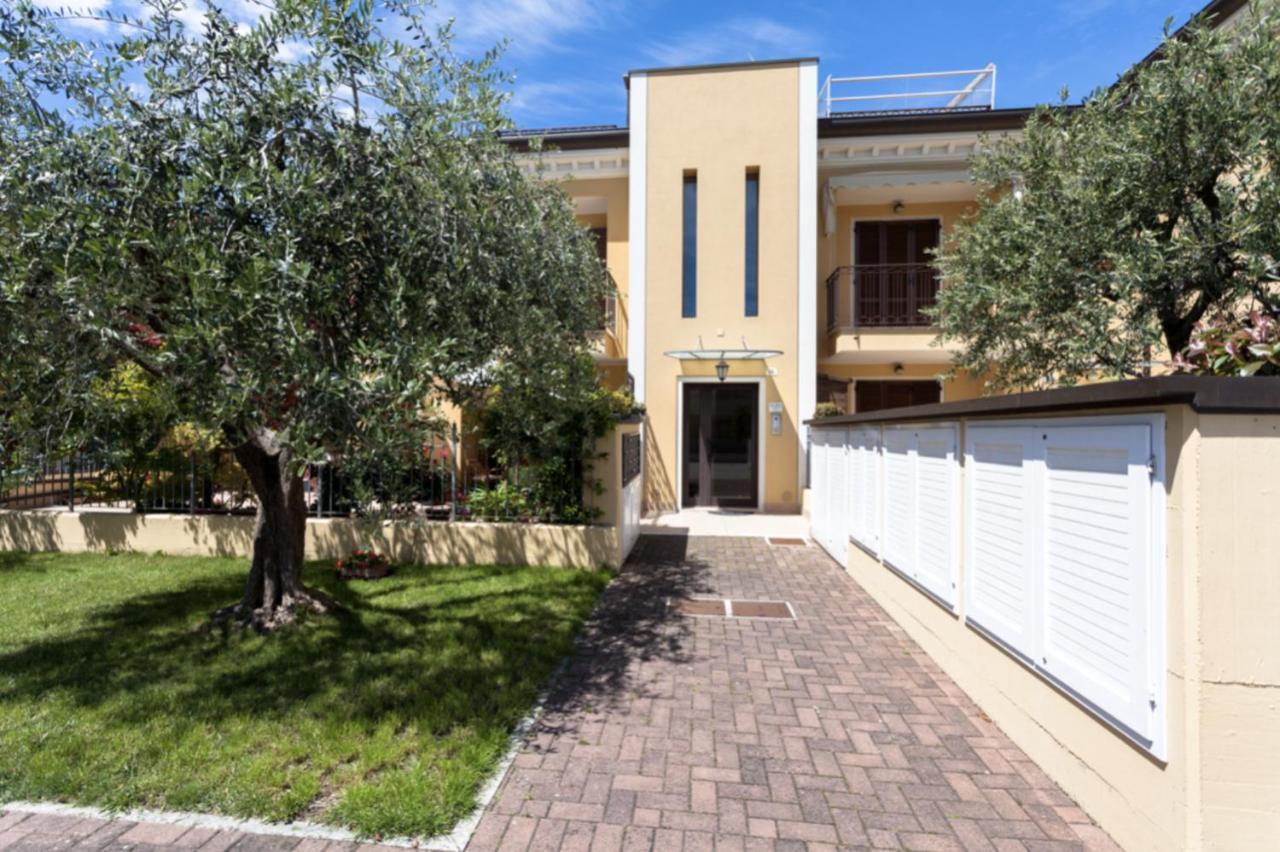 Relax In Collina Apartman Misano Adriatico Kültér fotó